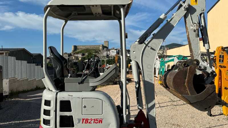 OmecoHub - TAKEUCHI TB215R