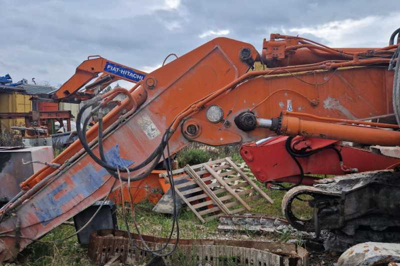 OmecoHub - Immagine FIAT HITACHI EX235