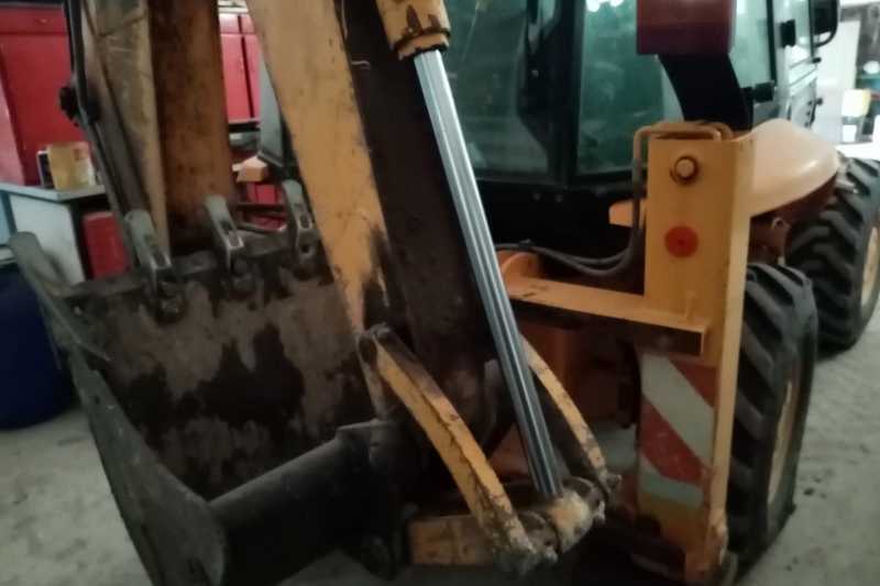 OmecoHub - Immagine JCB 2CX