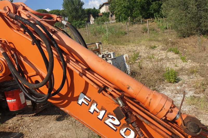 OmecoHub - Immagine FIAT HITACHI FH200-2